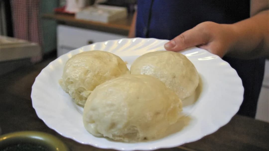 Czy kluski na parze są tuczące? Sprawdź ich kaloryczność i wpływ na dietę